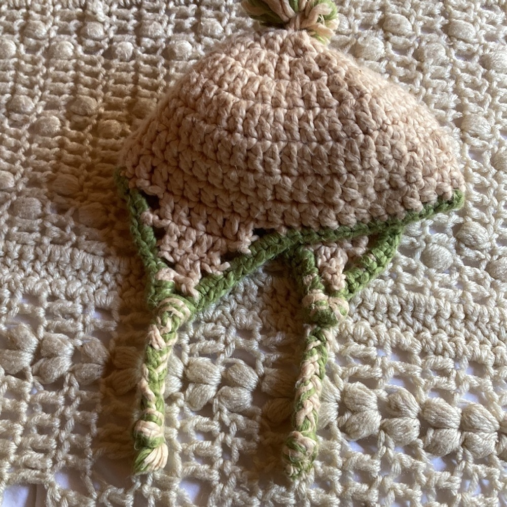 Vintage hand crochet hat fir baby